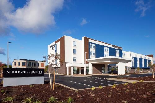 . SpringHill Suites by Marriott Medford Airport