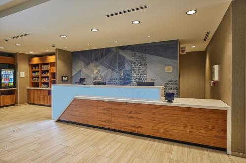 SpringHill Suites by Marriott Medford Airport - image 5