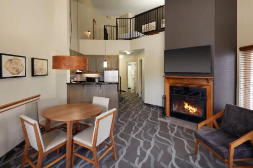 Two Bedroom Bi-Level Suite with Fireplace