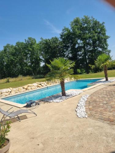 Villa avec piscine, jacuzzi et vue imprenable !