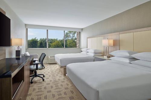 Delta Hotels by Marriott Chicago Willowbrook