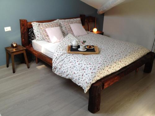 2 queen beds, 1 sofa bed