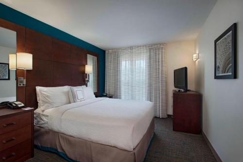 One-Bedroom King Suite with Sofa Bed