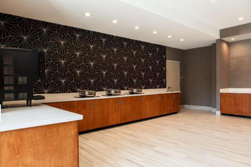 SpringHill Suites by Marriott Chester - image 10