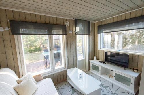 Reiu Holiday Home in Parnumaa