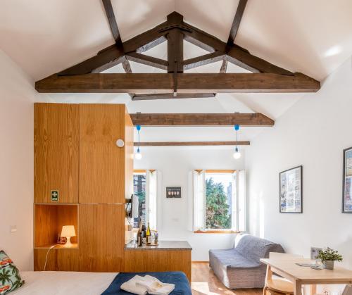  733 Costa Cabral Metro Residence in Porto