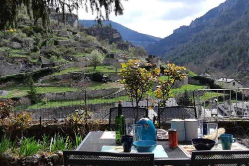 Ste ENIMIE GITE terrasse privative vue imprenable gîte à louer Sainte-Énimie