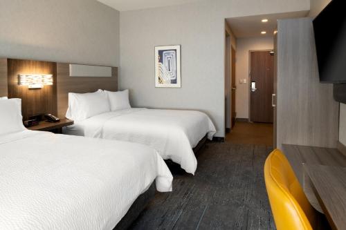 Holiday Inn Express & Suites - Hollister, an IHG Hotel