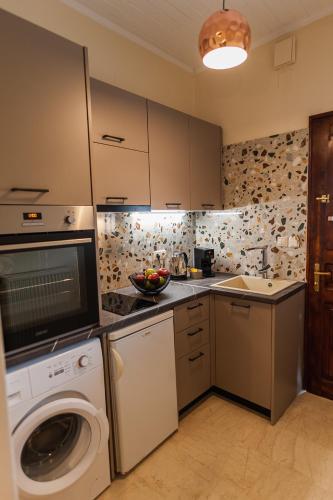 STUDIO SPYROS 5