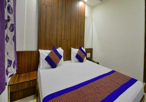 OYO Hotel Love Dream Couple Friendly Near Dashrath Puri Metro Station