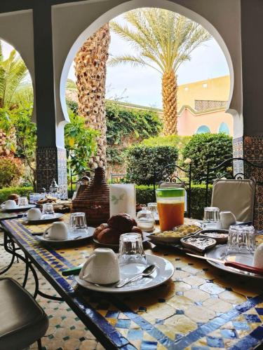 Makanan dan Minuman, Riad Dar Hajra in Bab Lkhemiss