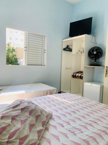 1 double bed, 1 twin bed