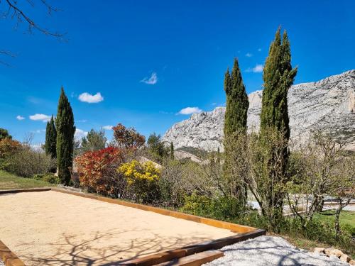 Villa provençale au cœur du pays d’Aix, piscine, vue imprenable