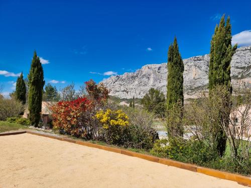 Villa provençale au cœur du pays d’Aix, piscine, vue imprenable