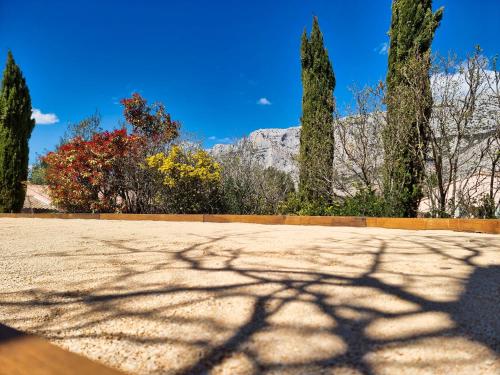 Villa provençale au cœur du pays d’Aix, piscine, vue imprenable