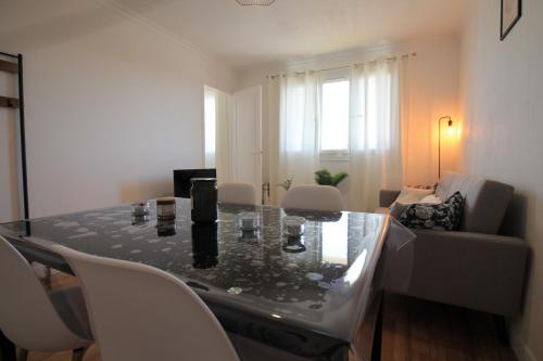 La Colline - Pont-Hebert - com - Grand Parking gratuit, De 1 a 4 personnes, Tout equipe, Netflix, Am in Pont-Hébert