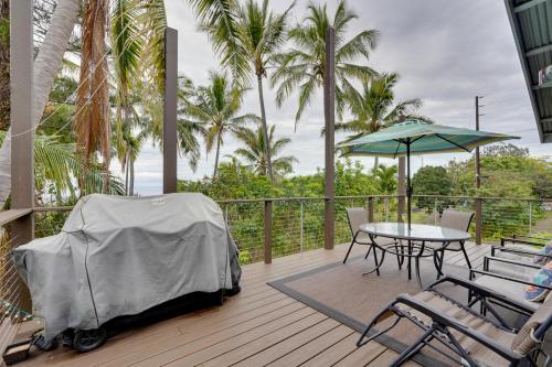 Breezy Kailua-Kona Bungalow w/ Lanai & Ocean View! in Kalaoa (HI)
