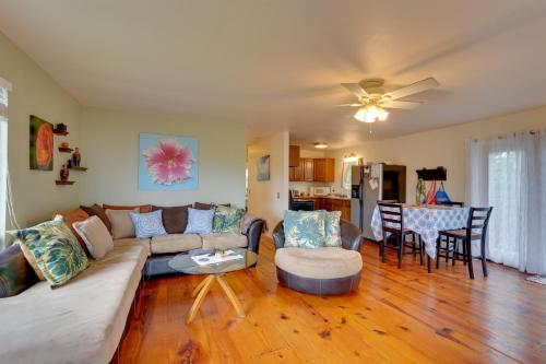 Breezy Kailua-Kona Bungalow with Lanai and Ocean View! - image 10