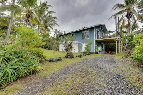 Breezy Kailua-Kona Bungalow w/ Lanai & Ocean View! in Kalaoa (HI)