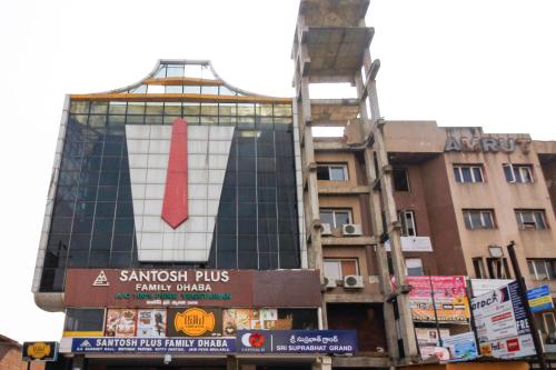 Entree, Capital O Sri Suprabhat Grand Near Kachiguda Railway Station near Karmanghat Hanuman Temple