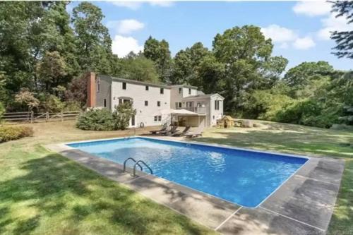 White Oaks in Branford