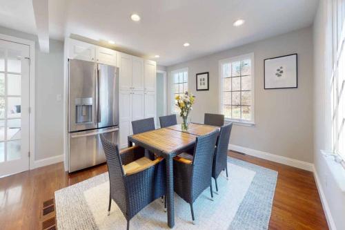 White Oaks in Branford