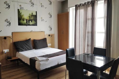 Super Townhouse Kachnar House Vikas Nagar