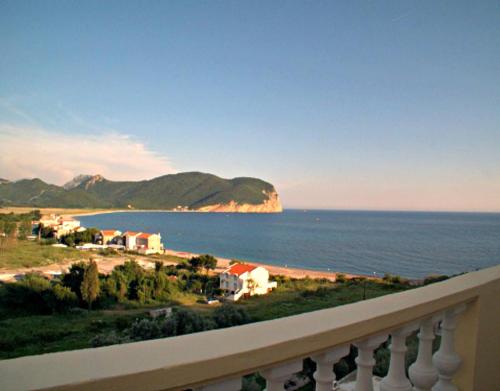 Uitzicht, Castellamare Residence in Lucice