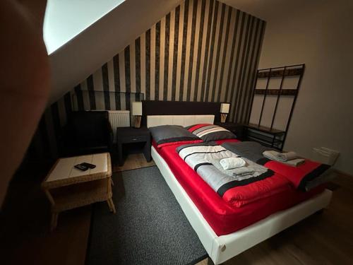 Adam's Hostel - Self Check-In & Only Private Rooms, Dusseldorf