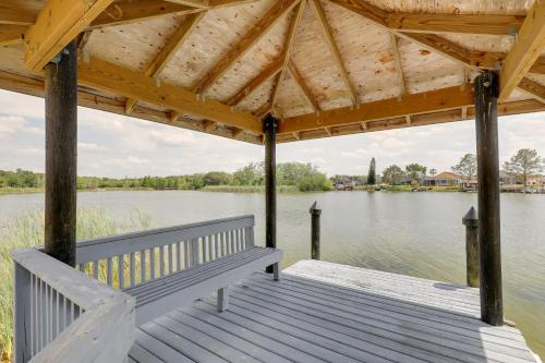 Bright House with Ski Lake 11 Miles to Tampa! - image 7