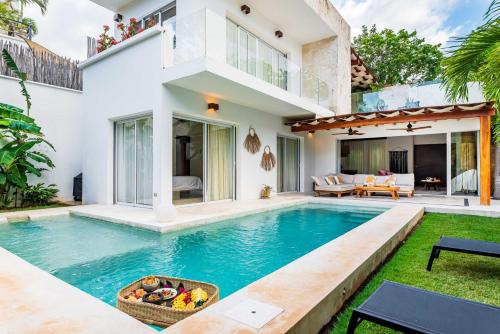 Villa EkBalam & Villa Flamingo, Luxury Villas, Private Pool, Private Garden, Jacuzzi, 24h Security in Tulum, Mexico