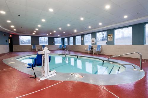 Holiday Inn Express Hotel & Suites Swansea by IHG in Swansea, USA