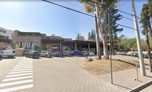 Skats, KIRA HAUS, North Green in Villa Allende