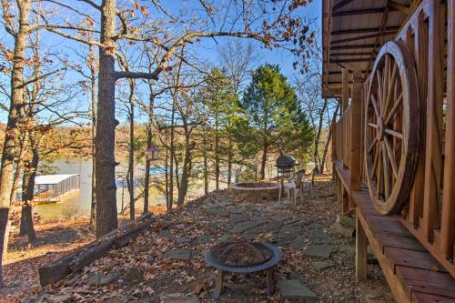 Waterfront House with Private Dock on Lake Eufaula! - image 13