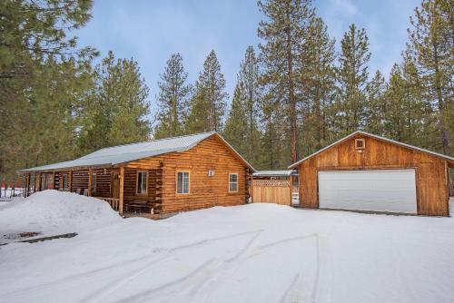 Pine Loop Log Cabin