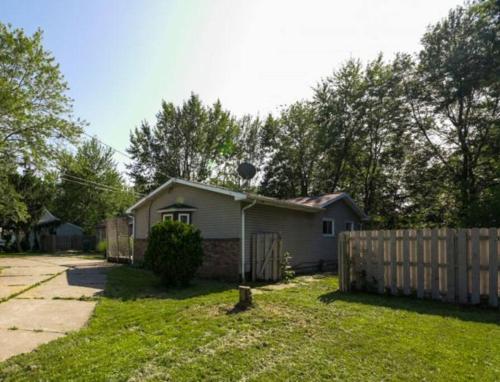 "Mentor Place" a 4 bedroom home in the heart of a lake community min away from lots activities in Mentor, USA