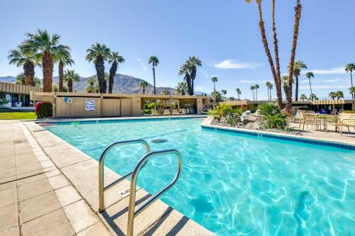 Modern Palm Desert Vacation Rental Near El Paseo! in Palm Desert, Vereinigte Staaten von Amerika