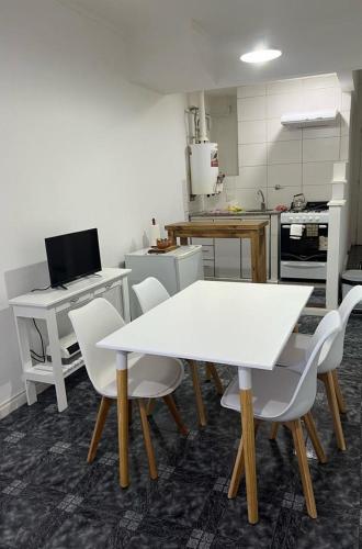 One-Bedroom Apartment image 2