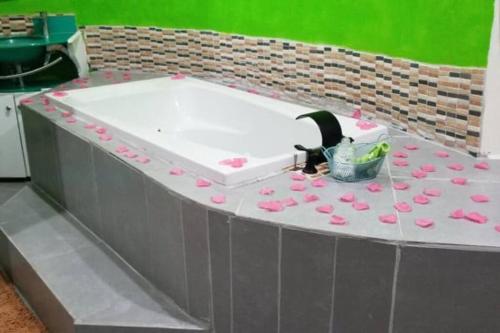 อ่างแช่น้ำร้อน, Comfort Suites - Special in ชัวเซิล