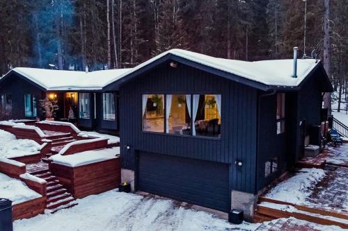 . Awesome family vacation home in Bragg Creek