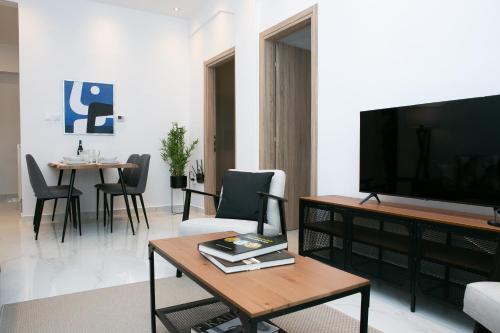 Spacious Luminous Central