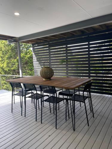 Hidden Nature's Retreat- BBQ, Greenery, Near Beaches in Merewether