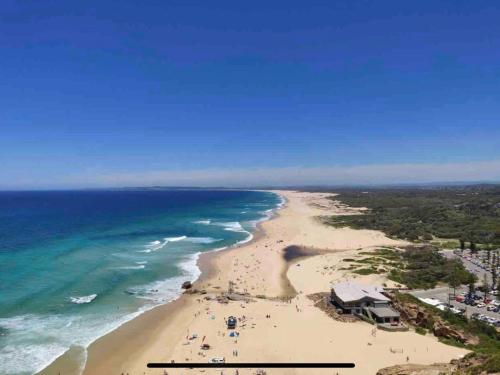 Hidden Nature's Retreat- BBQ, Greenery, Near Beaches in Merewether