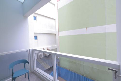 Double Room with Balcony image 2