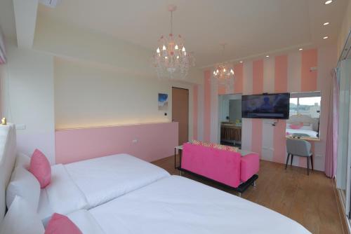 Quadruple Room with Sea View image 2