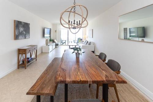 Modern Oceanview Condo - Steps to the Beach! Room Type - One-Bedroom Apartment