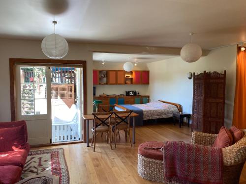 Joya Garden & Villa Studios and Organic Bed & Breakfast in Nelson