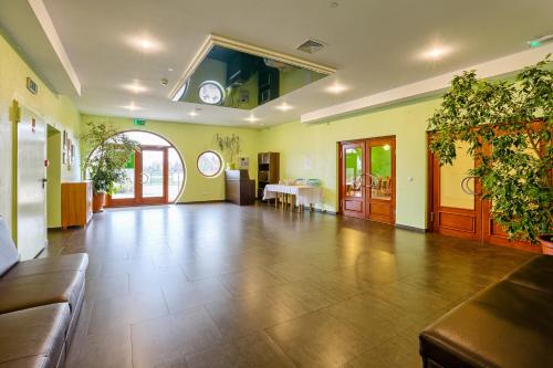 Előcsarnok, Hotel Tenis in Debska Kuznia