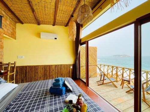 Life's A Beach in Bai Dai Beach