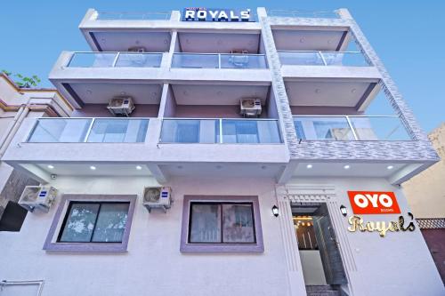 OYO Flagship Hotel Royals